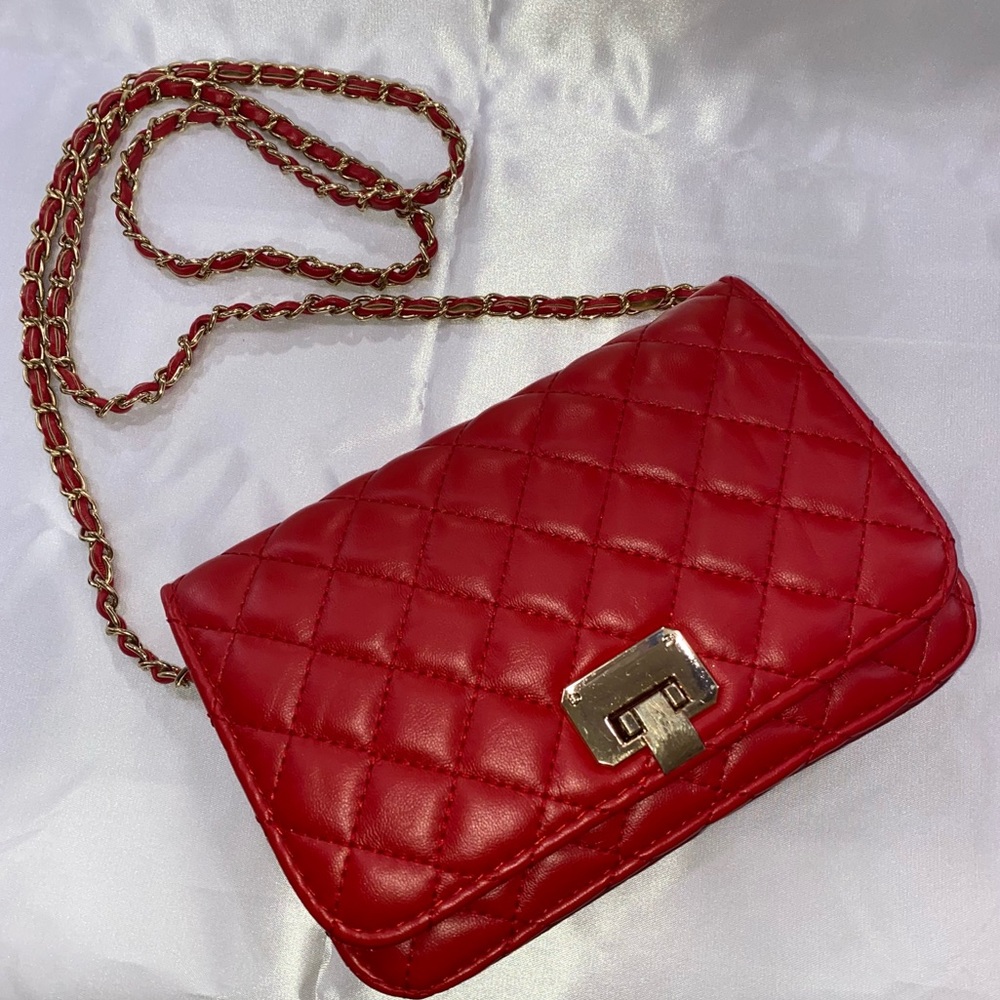 Red Quilted Strap Purse💋